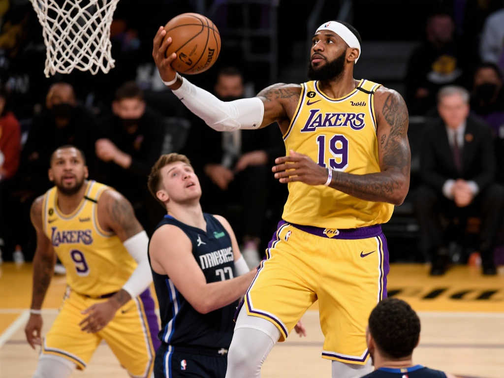 19分高效助力东契奇！湖人内线支柱复出，重振球队攻守